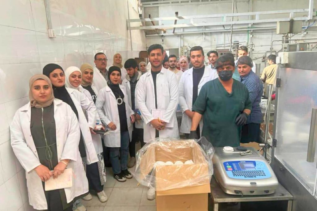 زيارة علمية إلى معمل الأوج لتصنيع منتجات الألبان