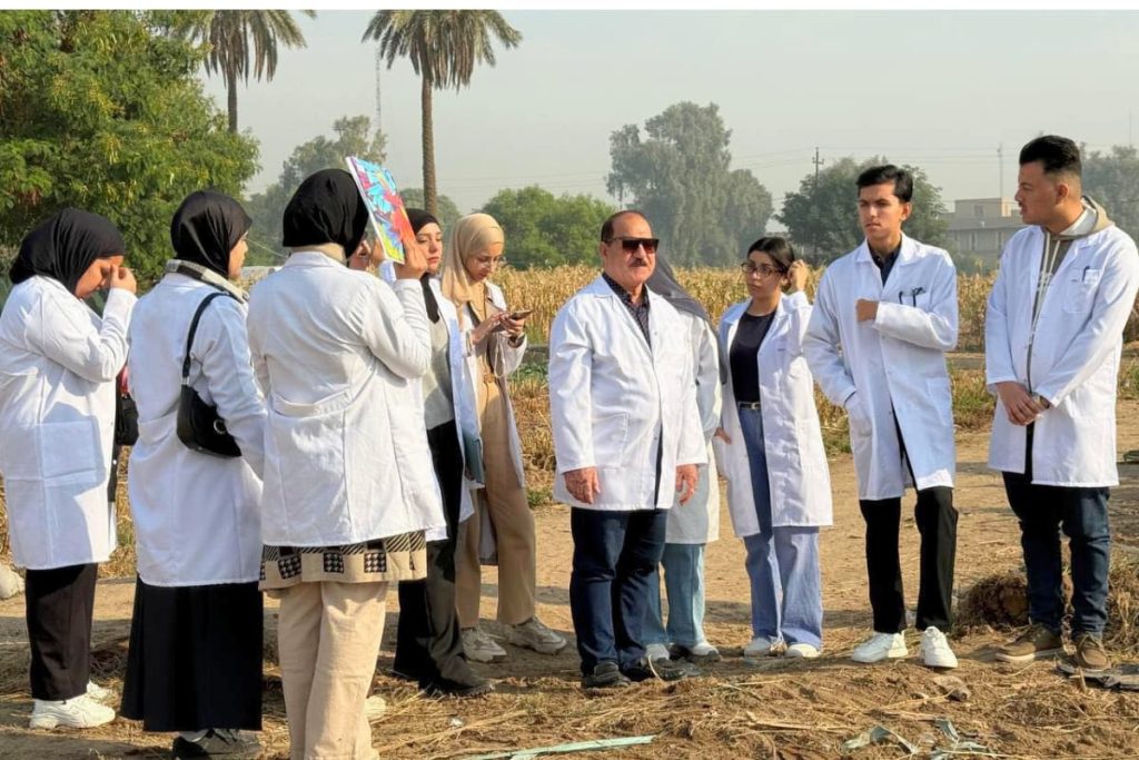 درس عملي في كلية علوم الهندسة الزراعية