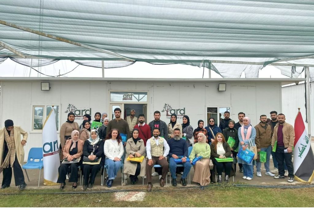 طلبة المرحلة الرابعة في قسم البستنة وهندسة الحدائق في سفرة علمية إلى شركة أرض يونيفرت